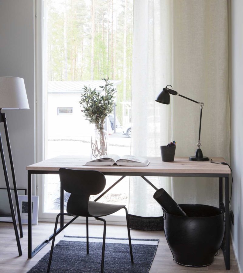 Skandinavische Arbeitszimmer mit viel Licht Skandinavische Arbeitszimmer mit viel Licht