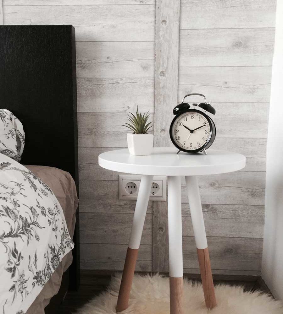 Schlafzimmer mit Wecker nordic Living Schlafzimmer mit Wecker nordic Living