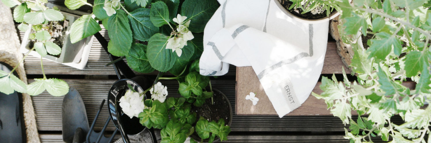 skandinavische Garten, Balkon oder Terrasse mit natürliche Materialien und Formen. Bei nordic butik skandinavische Garten, Balkon oder Terrasse mit natürliche Materialien und Formen. Bei nordic butik